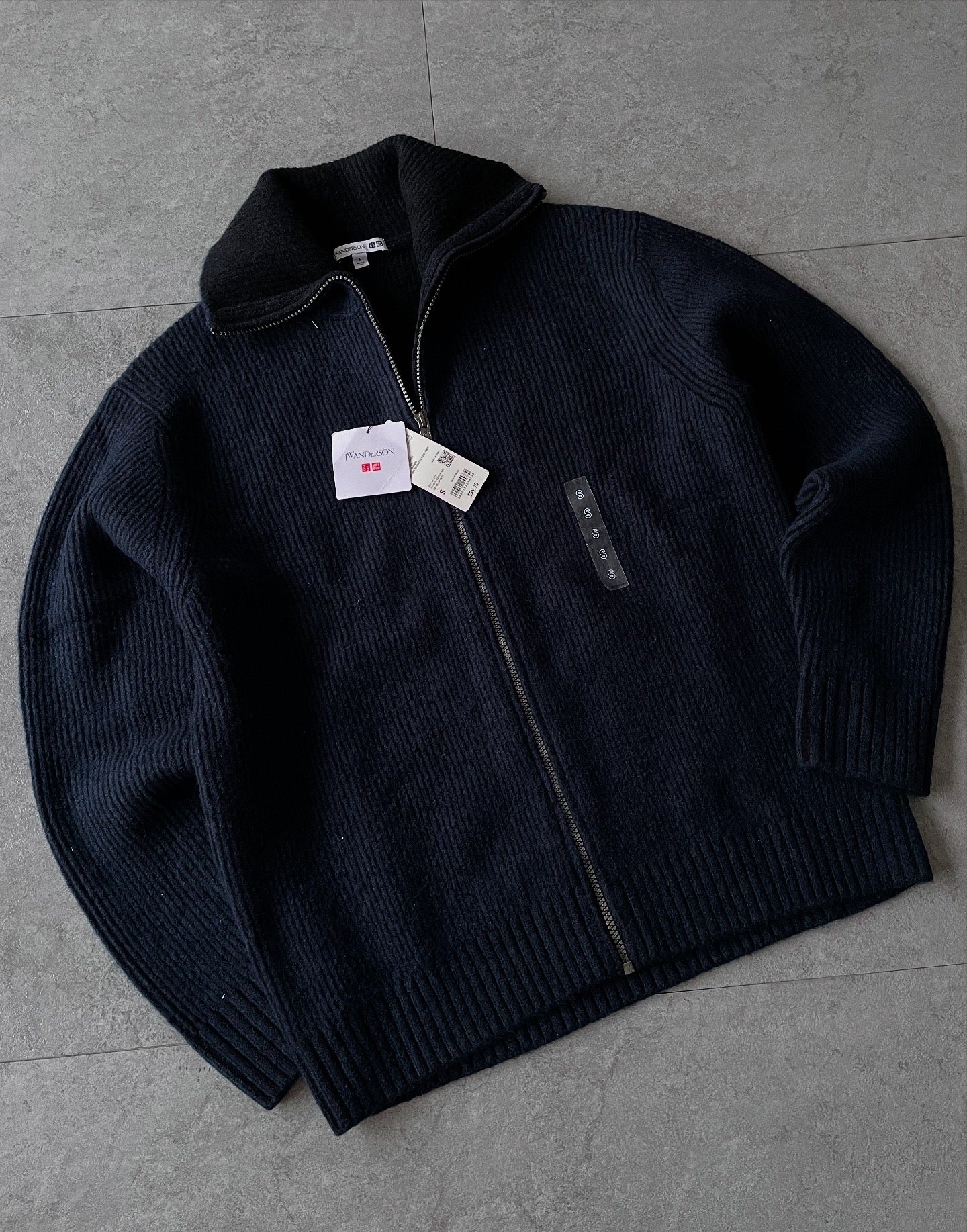 UNIQLO X JW ANDERSON KNIT ZIP UP NECK SWEATER ⚡️
